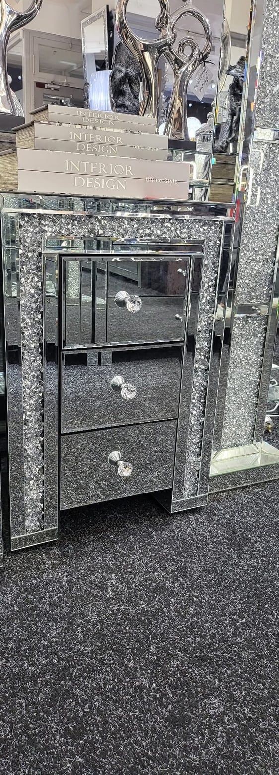 Mirrored Crushed Crystal Diamond Bedside Cabinet End Table Tallboy & Chester Draw's