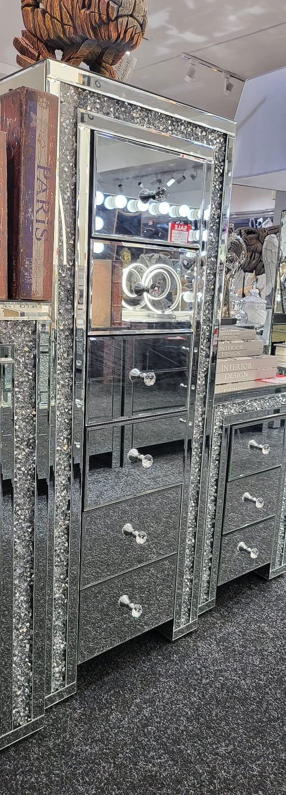 Mirrored Crushed Crystal Diamond Bedside Cabinet End Table Tallboy & Chester Draw's